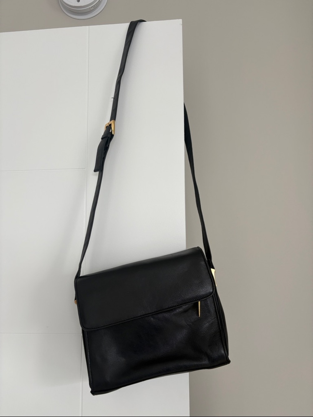 Black shoulder purse